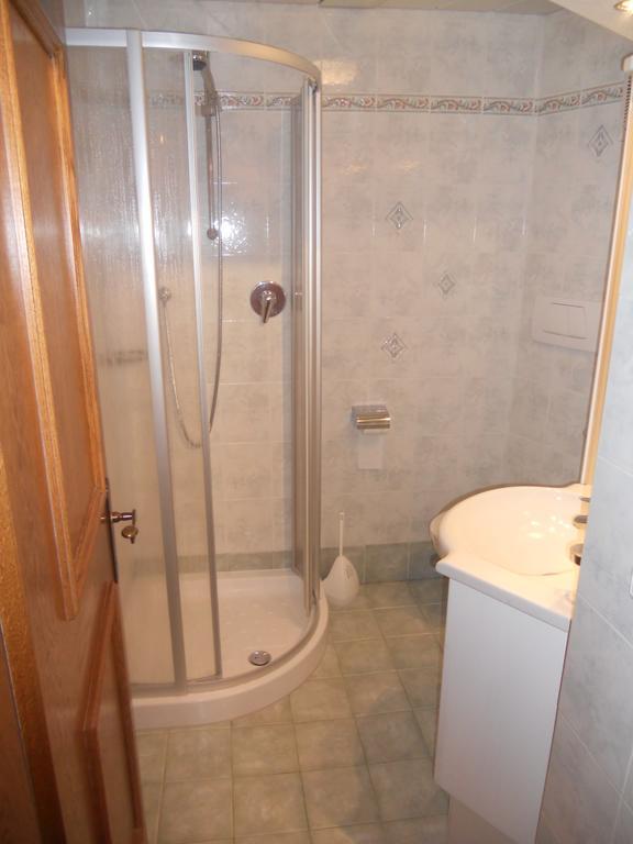 Haus Kofler Apartman Casateia Szoba fotó